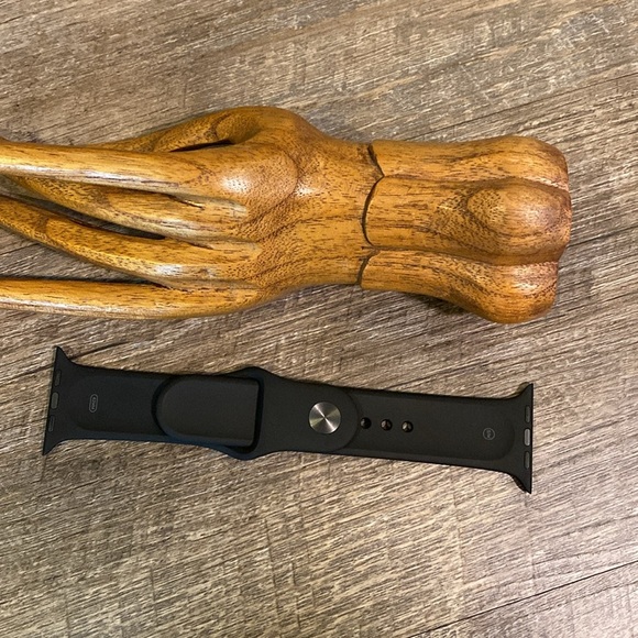 Apple Watch Silicone Gunmetal gray buckle Black Band 42mm - Picture 1 of 7